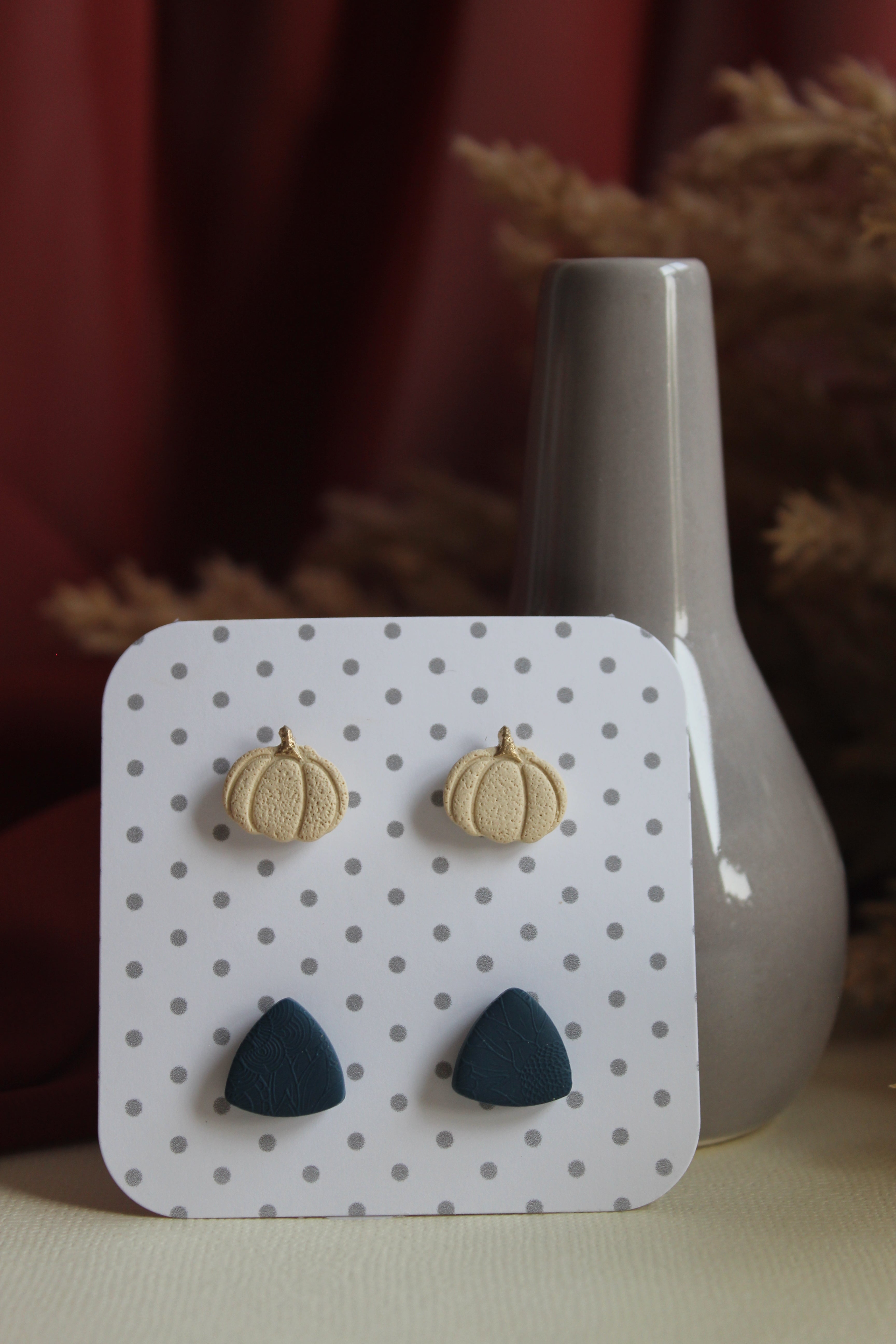 Cream Pumpkin Stud Pack