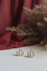 Cream Pumpkin Stud Pack